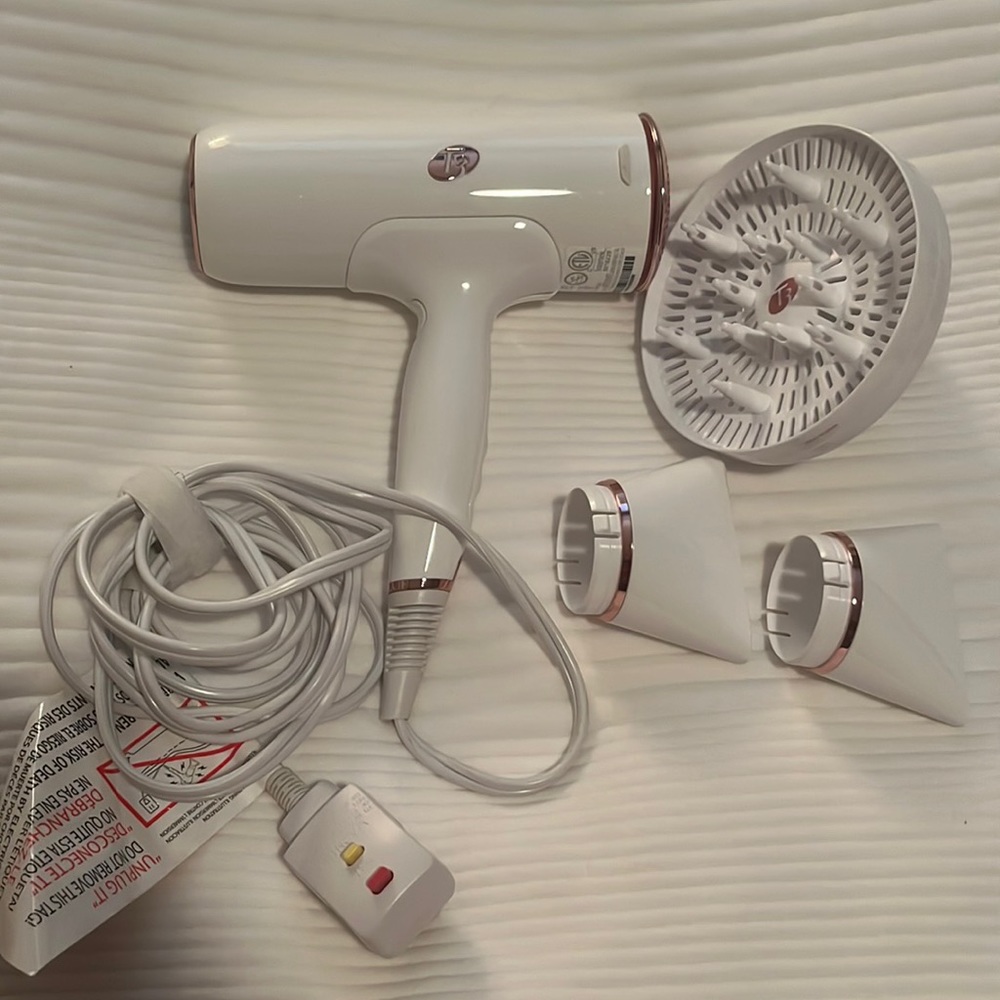 T3 ionic hairdryer